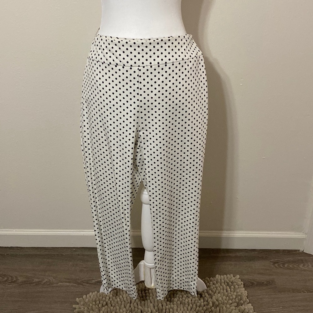 Chicos so slimming polka dot pants size 1 crop